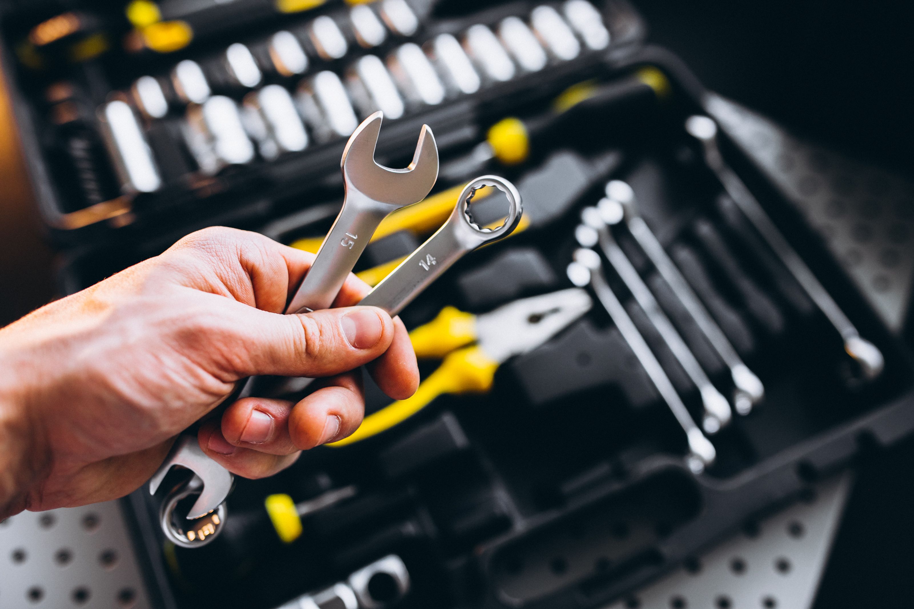 set-tools-tool-kit-isolated.jpg